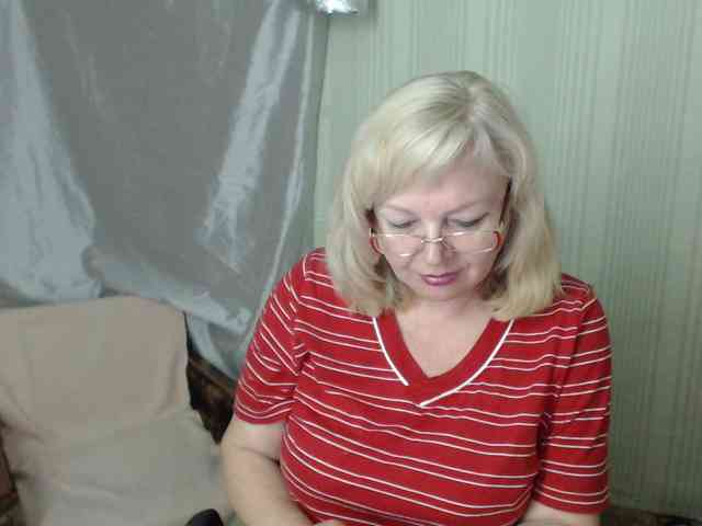 EvelynLoveShy webcam