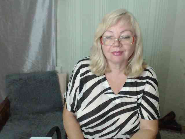 EvelynLoveShy webcam