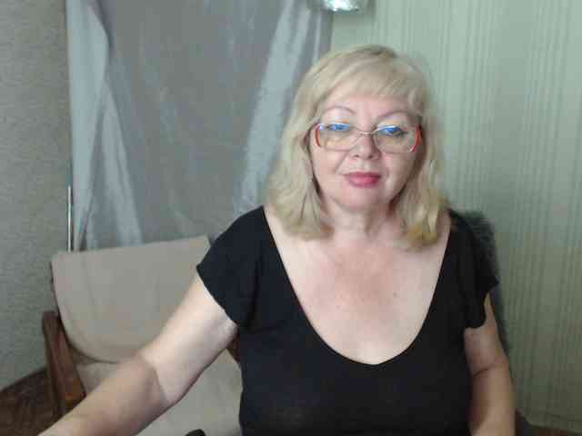 EvelynLoveShy webcam