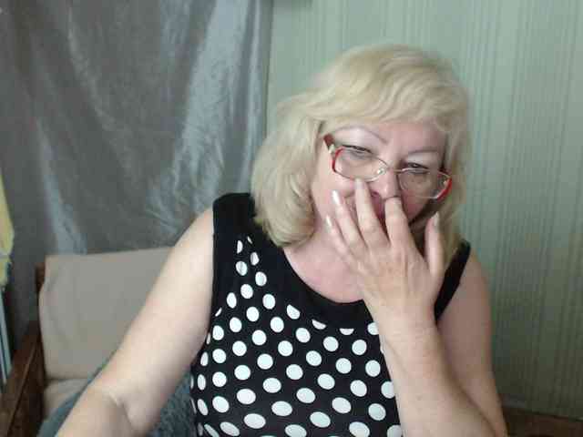EvelynLoveShy webcam