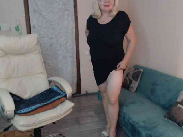 EvelynLoveShy webcam