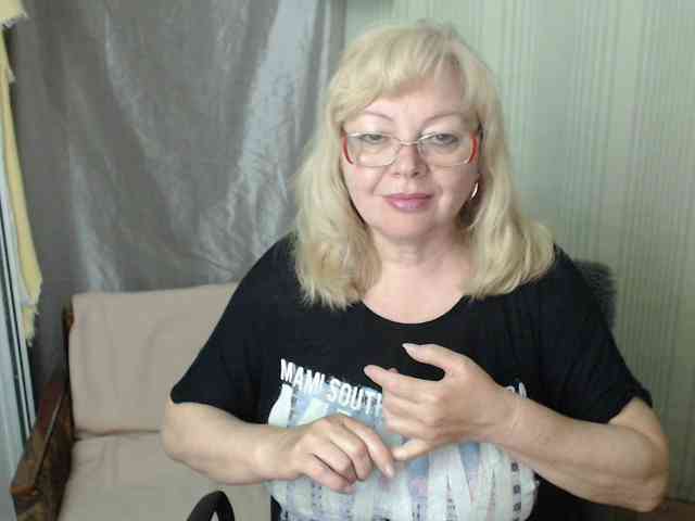 EvelynLoveShy webcam