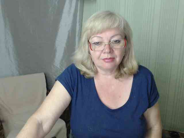 EvelynLoveShy webcam