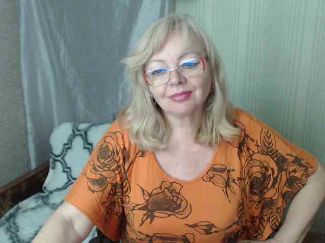 EvelynLoveShy webcam