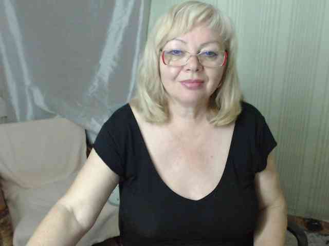 EvelynLoveShy webcam