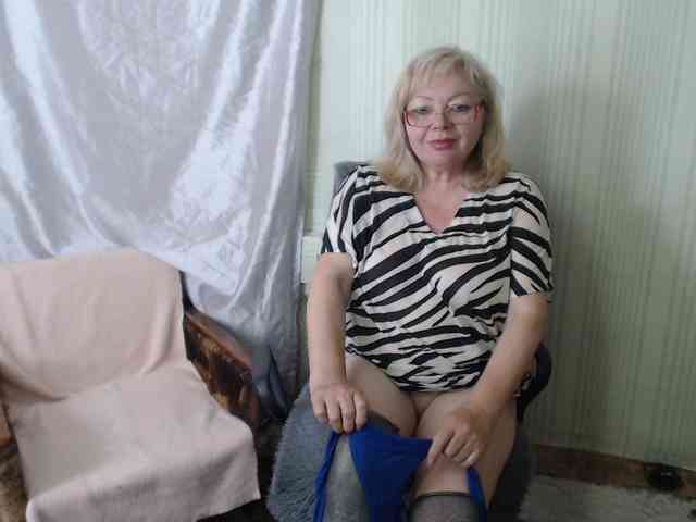 EvelynLoveShy webcam