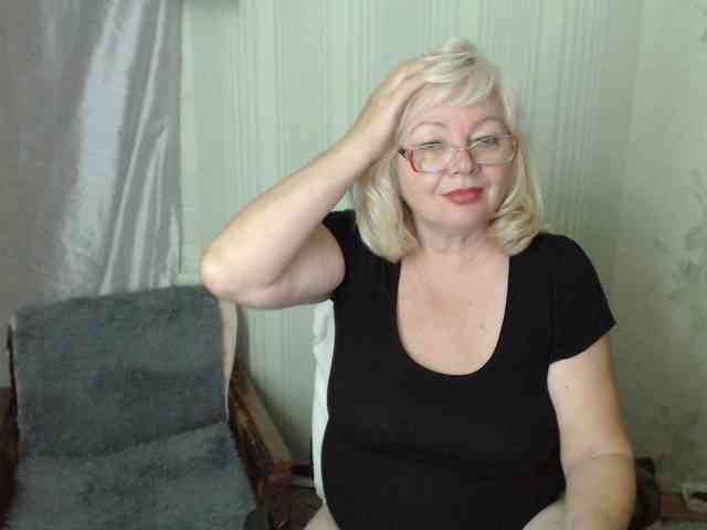 EvelynLoveShy webcam