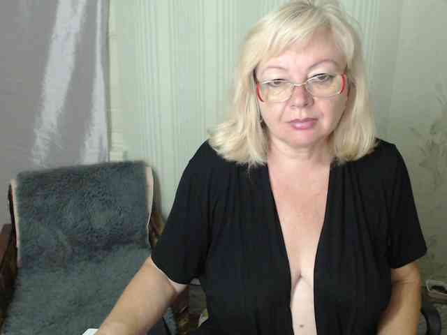 EvelynLoveShy webcam