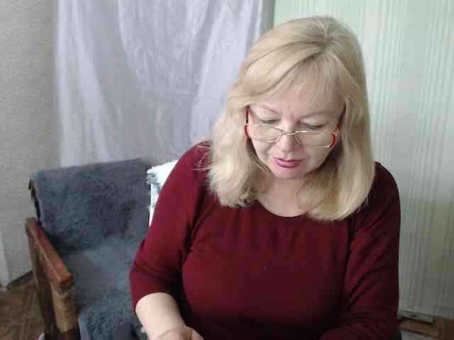 EvelynLoveShy webcam