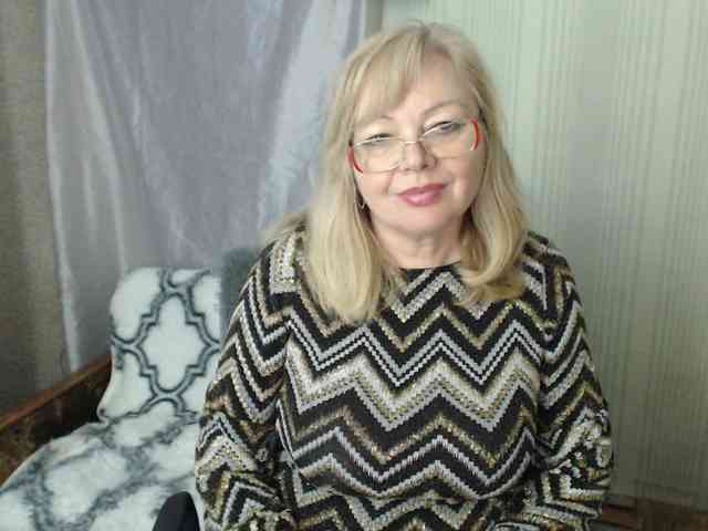 EvelynLoveShy webcam