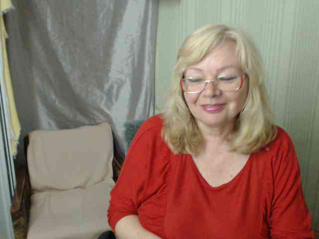 EvelynLoveShy webcam