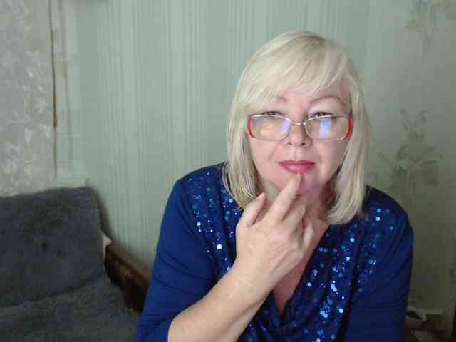 EvelynLoveShy webcam
