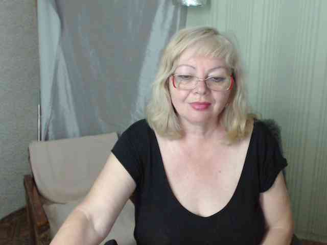 EvelynLoveShy webcam