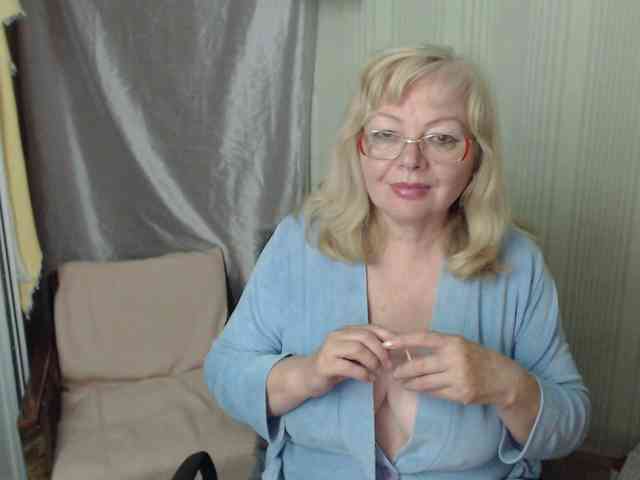 EvelynLoveShy webcam