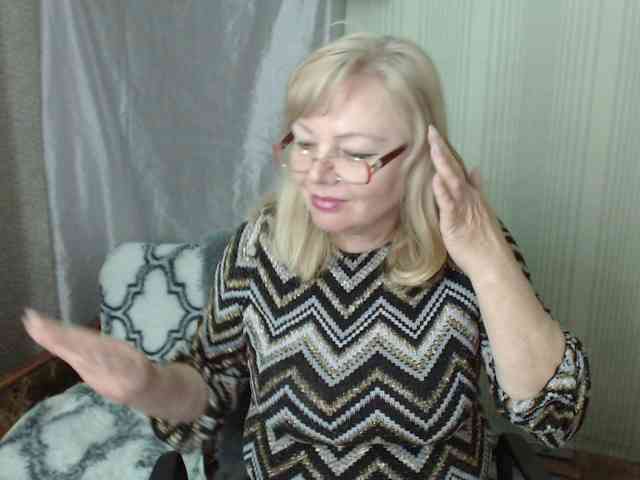 EvelynLoveShy webcam