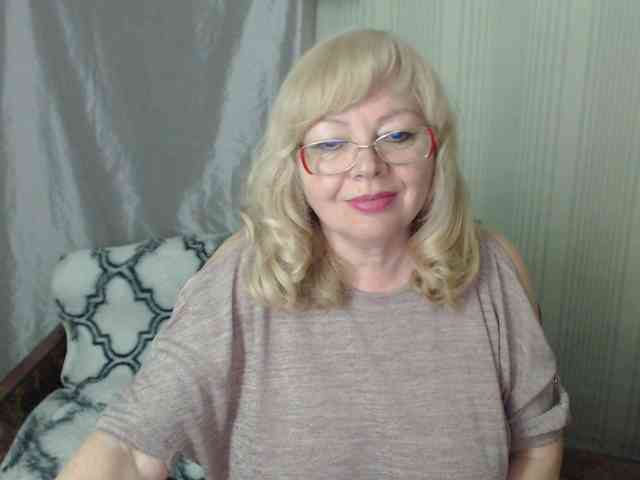 EvelynLoveShy webcam