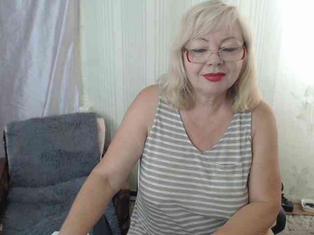 EvelynLoveShy webcam