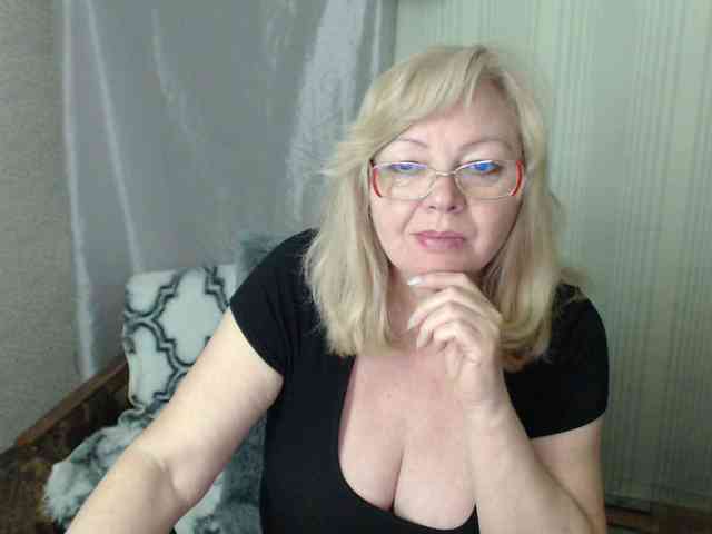 EvelynLoveShy webcam