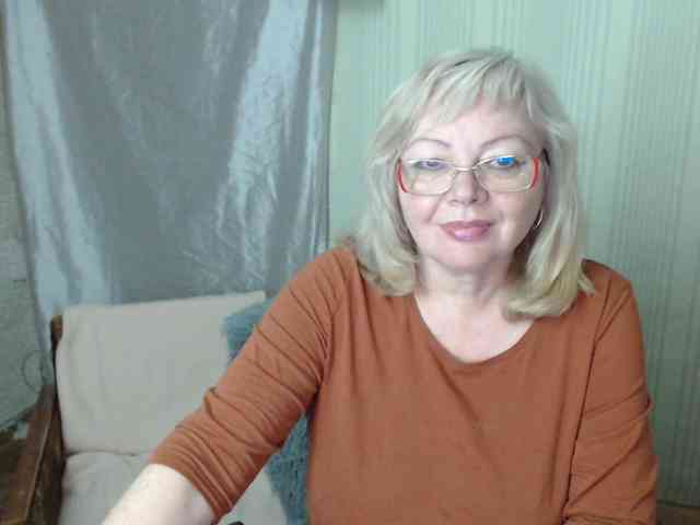 EvelynLoveShy webcam