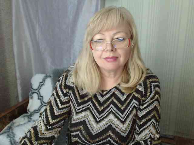 EvelynLoveShy webcam