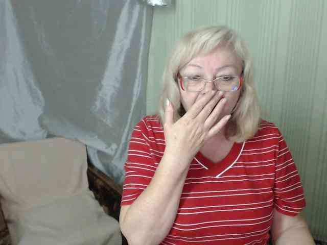 EvelynLoveShy webcam