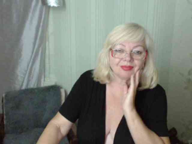 EvelynLoveShy webcam