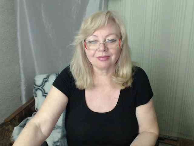 EvelynLoveShy webcam