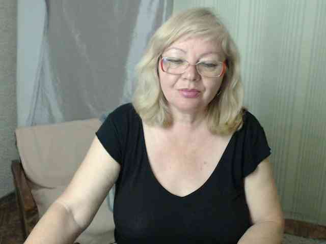 EvelynLoveShy webcam