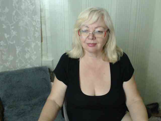EvelynLoveShy webcam