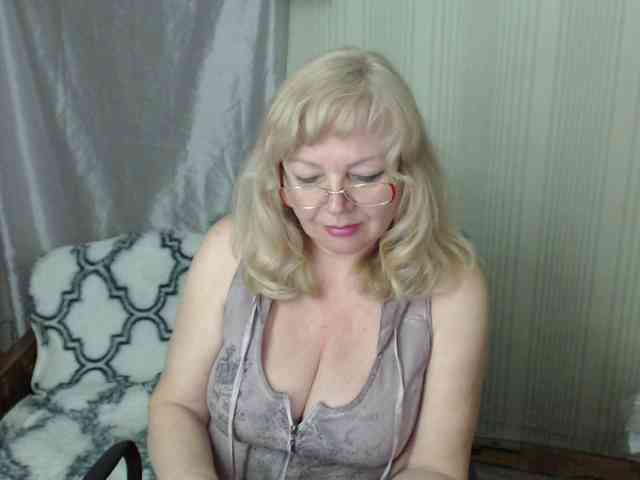 EvelynLoveShy webcam