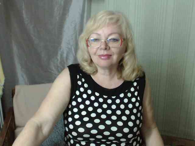 EvelynLoveShy webcam