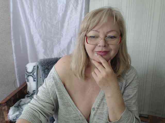 EvelynLoveShy webcam