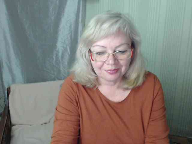 EvelynLoveShy webcam