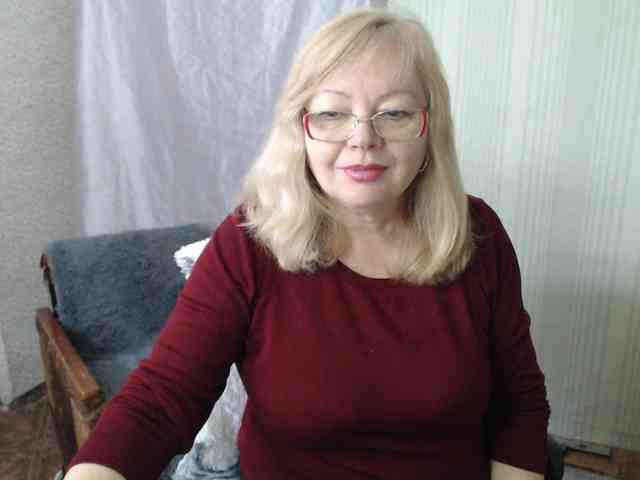 EvelynLoveShy webcam