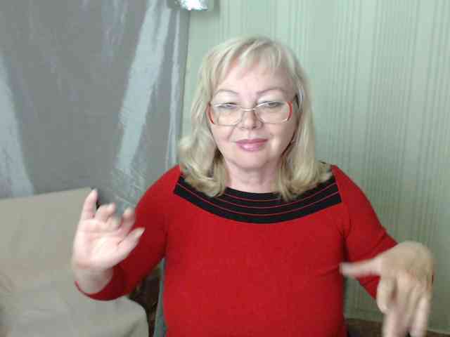 EvelynLoveShy webcam