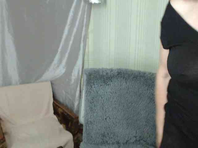 EvelynLoveShy webcam
