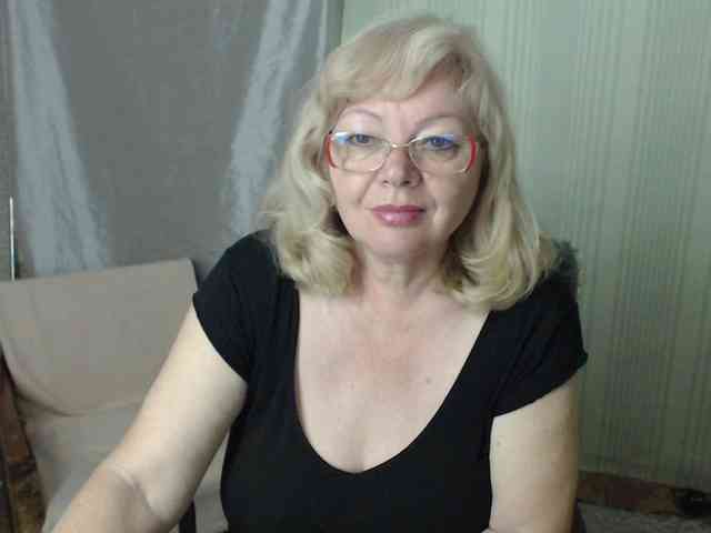 EvelynLoveShy webcam