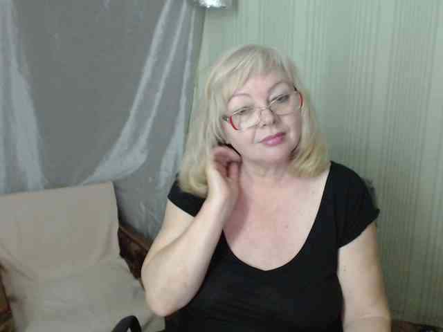 EvelynLoveShy webcam