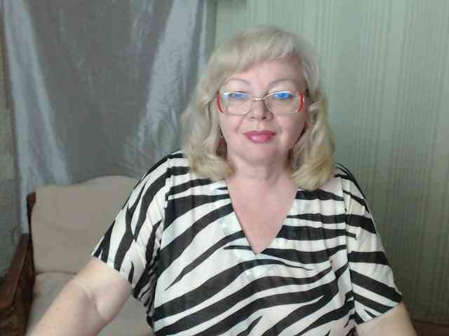 EvelynLoveShy webcam