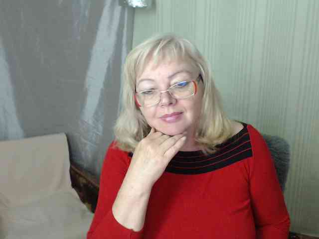 EvelynLoveShy webcam