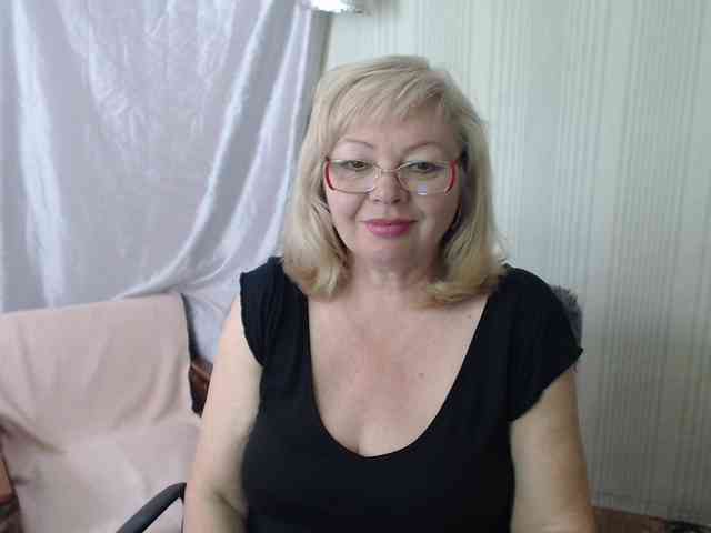 EvelynLoveShy webcam