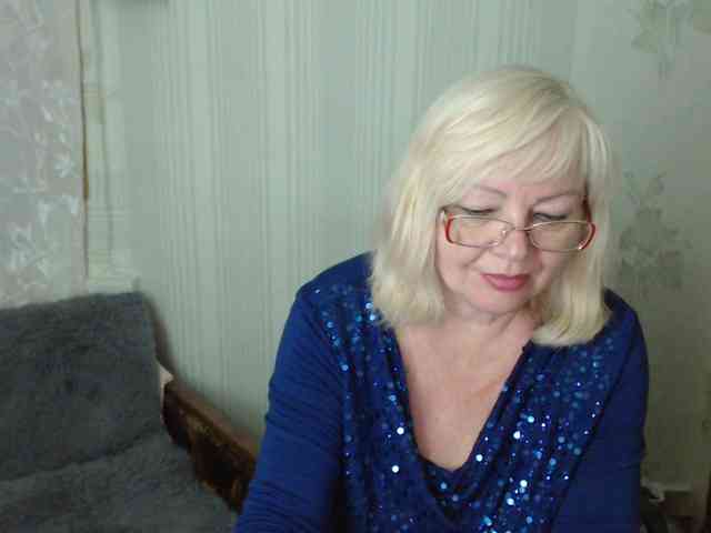 EvelynLoveShy webcam