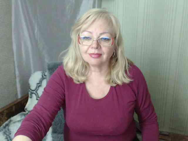 EvelynLoveShy webcam