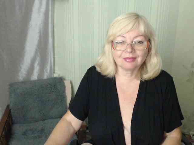 EvelynLoveShy webcam