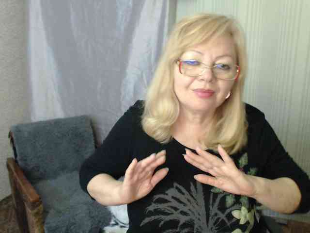 EvelynLoveShy webcam