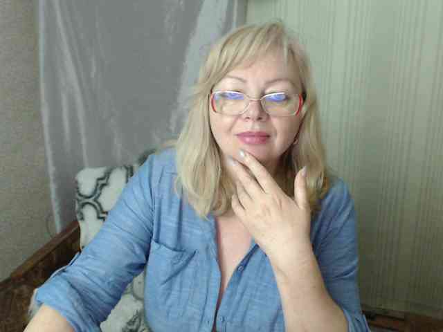 EvelynLoveShy webcam