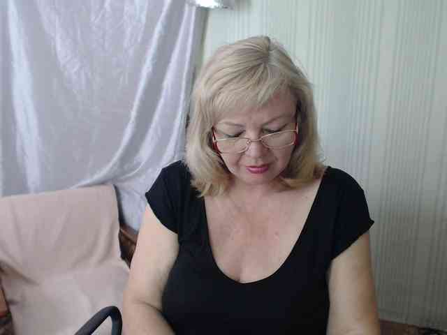 EvelynLoveShy webcam