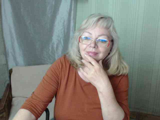 EvelynLoveShy webcam