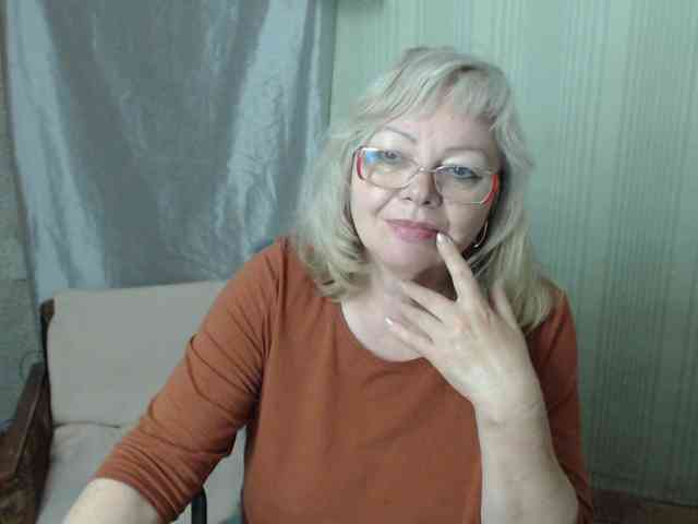 EvelynLoveShy webcam