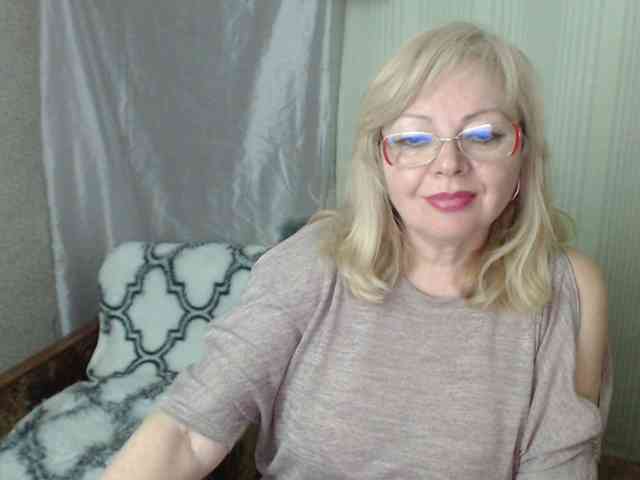 EvelynLoveShy webcam